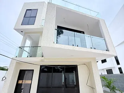 Executive Newly Built 4 Bedroom