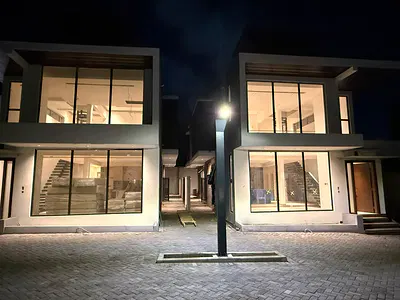 Ultra-Luxury Executive Townhouse
