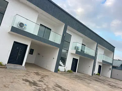 Executive 3 Bedroom Detached Duplex