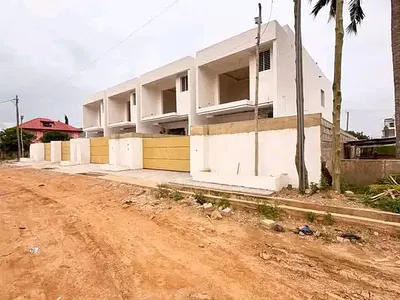 Modern 4-Bedroom Terrace Houses
