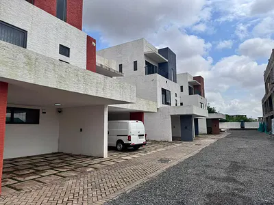 3 Bedroom Town House