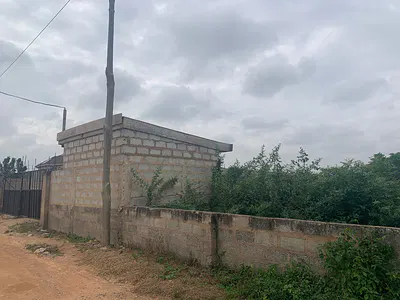 4 Plots of Land