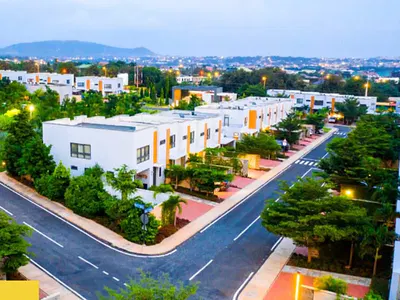 An Unfurnished 2 Bedroom Townhome