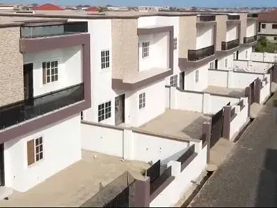 Luxury 4 Bedroom Townhome — Adenta, Peeva Factory, Adenta Municipal, Accra