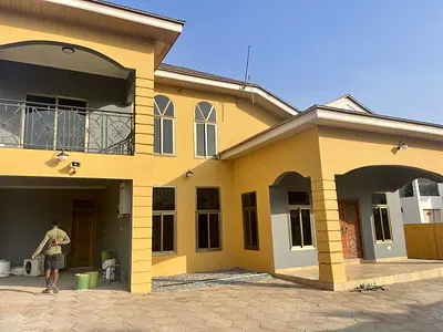 Detached 3 Bedroom Duplex in a Gated Community