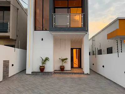 Executive Newly Built 3 Bedrooms