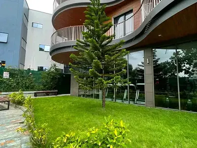 Luxurious 2-Bedroom Serviced Apartmend to Let@ Airport Residential Are