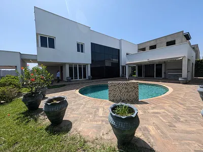 Luxury Property of 7-Bedroom — Airport Hills, East Airport, Airport Residential Area, Accra