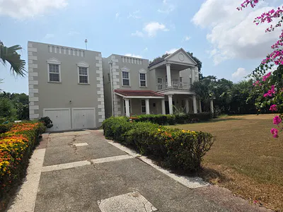 4 Bedroom House with Boys Quarters at Trasacco