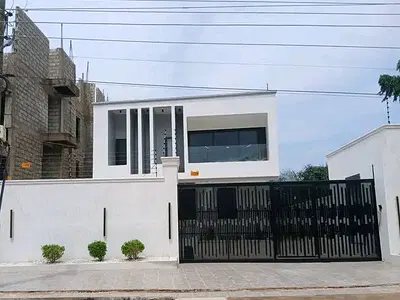 Modern 4-Bedroom Townhouse — Tse Addo, Accra