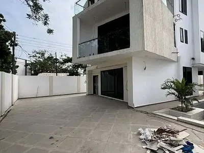 Modern 4-Bedroom Townhouse — North Labone, Accra