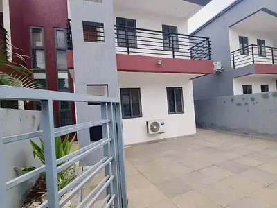Fuly Furnished 2bedrom Semietached Hometo Let@ Spintex Manet