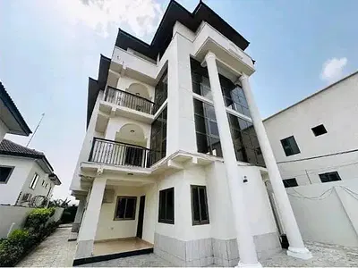 Executive 4bedroom Apartment — Dzorwulu, Accra