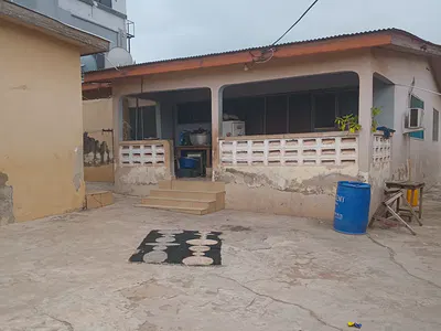 Old Six Bedroom House in a Good Location — Tantra Hill, Achimota, Accra