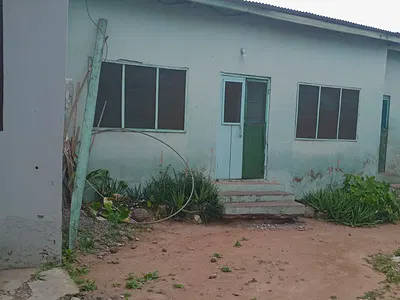 Old 3 Bedroom with Boys Quarters — Tantra Hill, Achimota, Accra