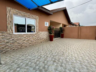 Executive 3 Bedrooms House — Budumbram. 7 Minutes Drive From Kasoa Station, Kasoa, Awutu-Senya East, Central Region