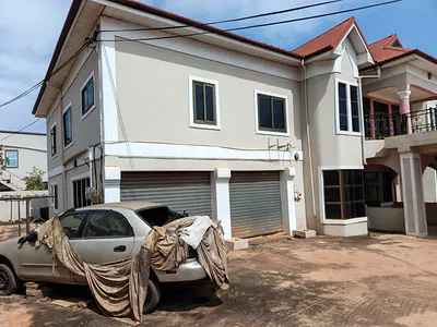 4 Bedrooms Apartment — Kumasi Metropolitan, Ashanti