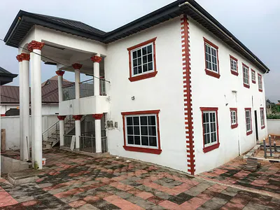 4 Bedrooms Apartment — Kumasi Metropolitan, Ashanti