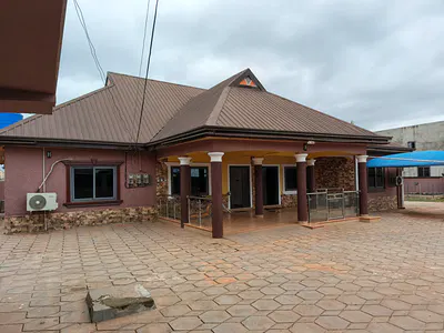 5 Bedroom House — Kotwi, Near Santasi., Kumasi Metropolitan, Ashanti