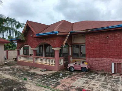 4 Bedrooms House — Feyiase, Near Atonsu and Aputuogya., Kumasi Metropolitan, Ashanti