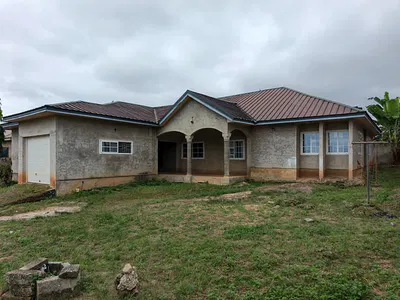 5 Bedrooms House — Appiadu, Near Emina, Boadi, Knust., Kumasi Metropolitan, Ashanti