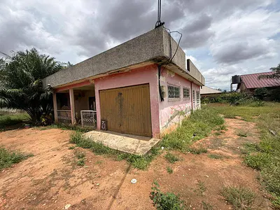 4 Bedroom Old House — Mile 7, Achimota, Accra