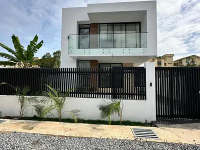 4 Bedroom Ensuite House — Adenta, Adenta Municipal, Accra
