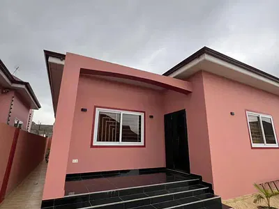 3 Bedroom House with En-Suite Rooms — Oyarifa, La Nkwantanang Madina Municipal, Accra