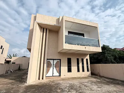 4 Bedroom House with Swimming Pool — Adjiringanor, East Legon, Accra