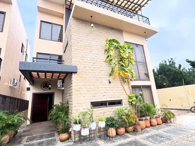 5 Bedroom House with Boy's Quarters — Cantonments, Accra