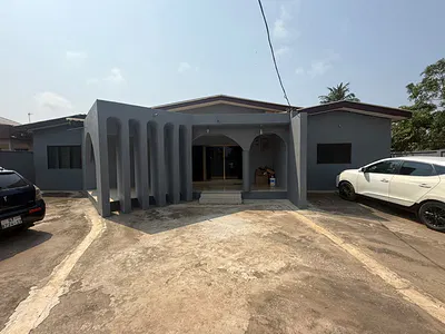 2 Bedroom Apartment with En-Suite Bedrooms — Onyinase, Awoshie, Ga Central Municipal, Accra