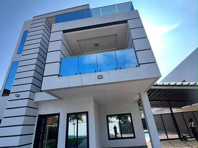 5 Bedroom Executive House with Swimming Pool — East Legon, Accra