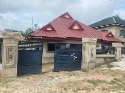 6 Bedrooms House — Kumasi Metropolitan, Ashanti