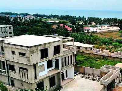 Beach Front 8 Bedroom Detached House with Rooftop — Ga South Municipal, Accra