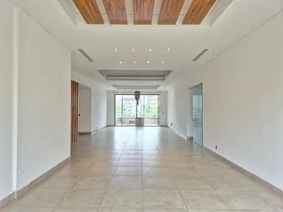 Serviced 3 Bedroom Apartment with Rooftop Pool and Gym — Airport Residential Area, Accra