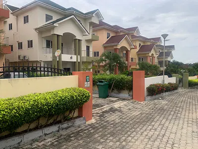 5 Bedroom House with Boys Quarters and Swimming Pool. — HR Street, Cantonments, Accra