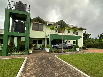 6 Bedroom Detached Bungalow with BQ — Oyarifa, La Nkwantanang Madina Municipal, Accra