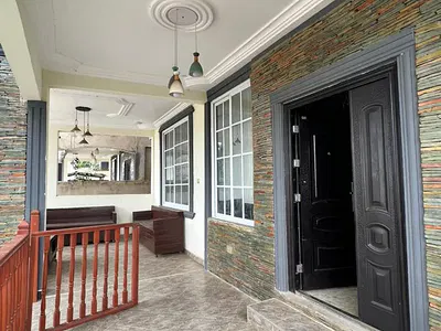 5 Bedroom House — Accra Metropolitan, Accra