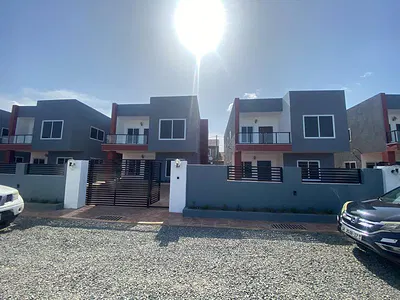4 Bedroom House with Boys Quarters. 24/7 Security. — Adenta Municipal, Accra