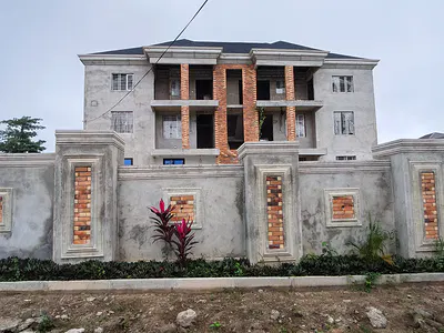 6 Apartment House (on 2 Plots of Land) — Ejisu, Ejisu-Juaben Municipal, Ashanti