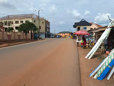 Road Side Plot of Land. — Kumasi Metropolitan, Ashanti