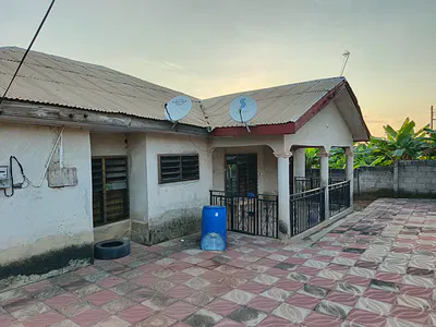 7 Bedrooms House — Ejisu Besease K Lebi, Ejisu-Juaben Municipal, Ashanti