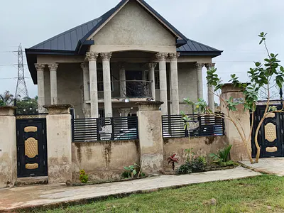 6 Bedrooms House — Saaman, Near Kenyasi Bosore., Kumasi Metropolitan, Ashanti