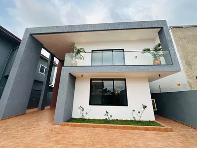 4 Bedroom House with Swimming Pool — North Legon, Accra
