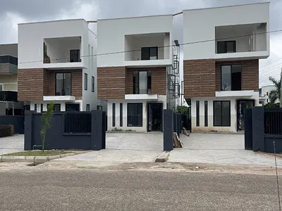 4 Bedroom House with Pool — East Legon, Accra Metropolitan, Accra