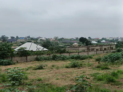 4. Plots of Land. (Fully Fence Walled) — Ejisu Jamasi. (K Lebi), Ejisu-Juaben Municipal, Ashanti