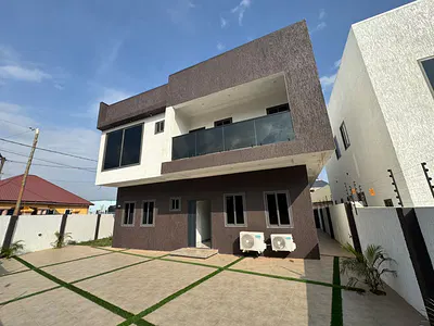 4 Bedroom House with Ensuite Bedrooms — Pantang, Oyarifa, La Nkwantanang Madina Municipal, Accra