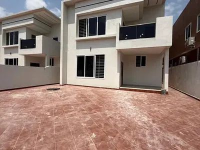5 Bedroom Detached Bungalow