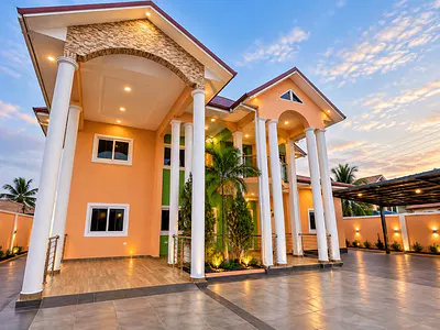 6 Bedroom Detached Bungalow with Boys Quarters — Oyarifa, La Nkwantanang Madina Municipal, Accra