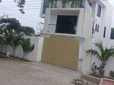 4 Bedroom Detached Duplex with Swimming Pool — North Labone, Accra